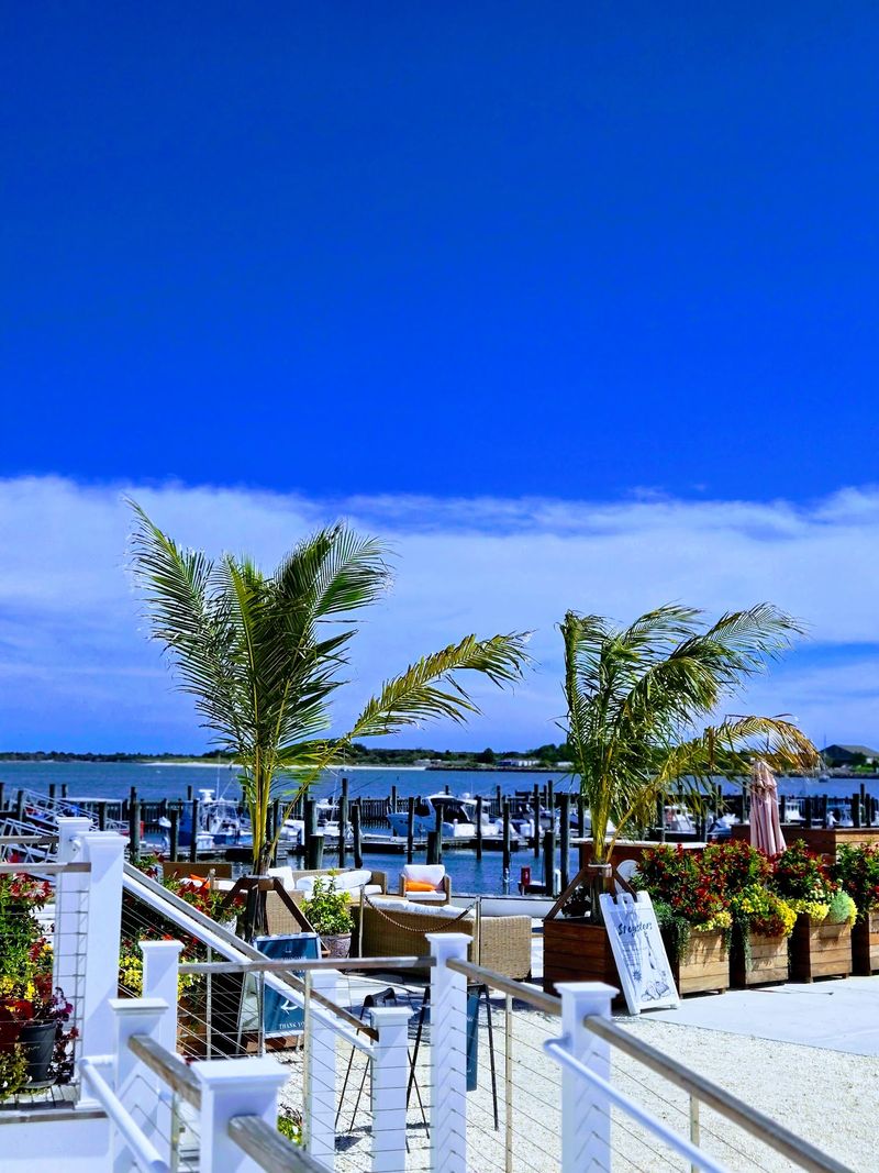 Two Rooms, Two Totally Different Moods