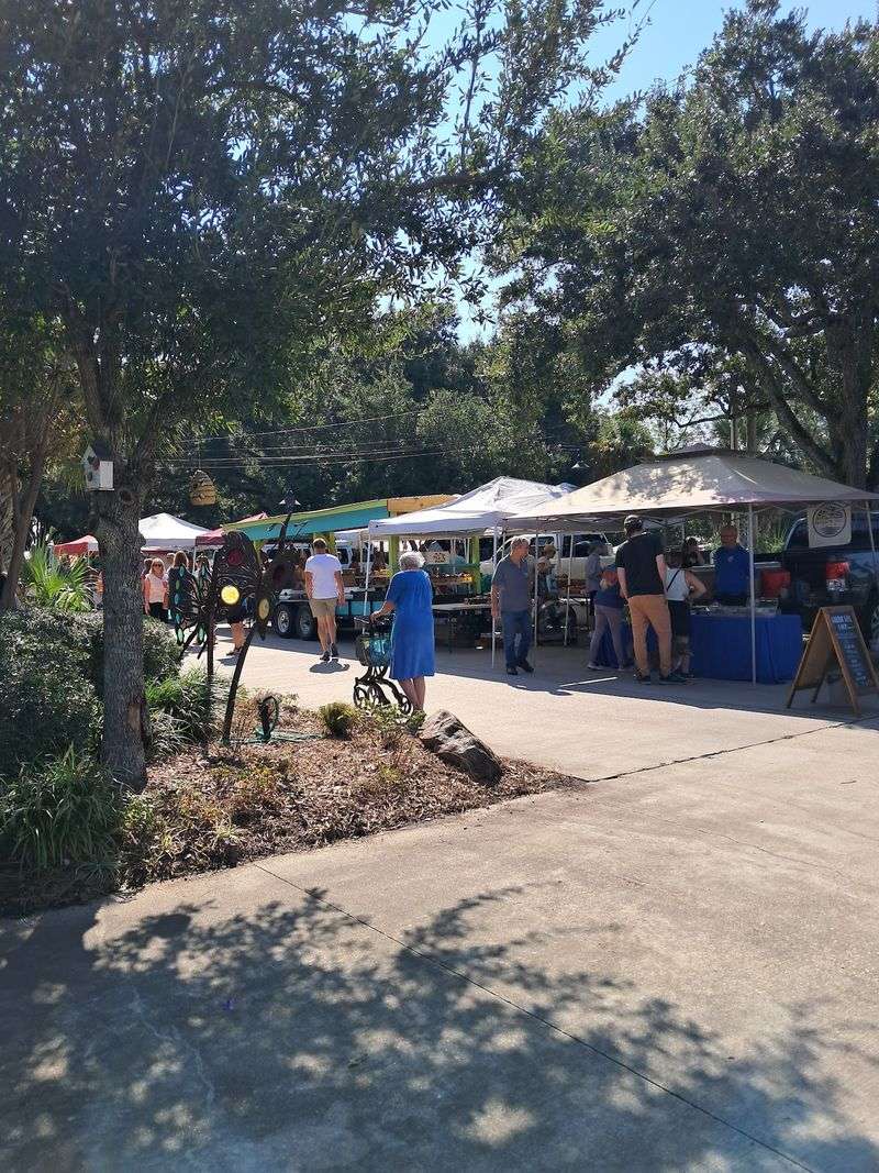 Ocean Springs Fresh Market, Ocean Springs, MS
