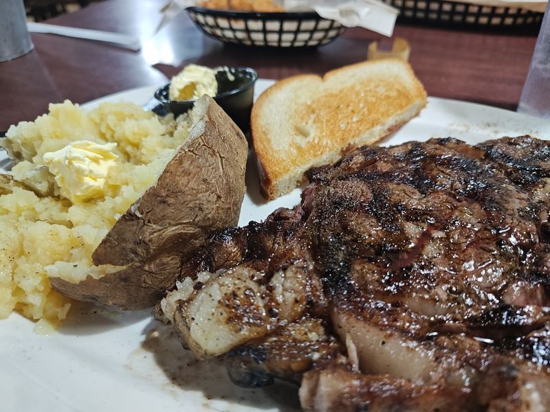 Buck's BBQ and Steakhouse, Sedan