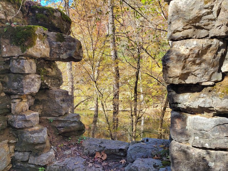 Old Stone Fort State Archaeological Park (Manchester)