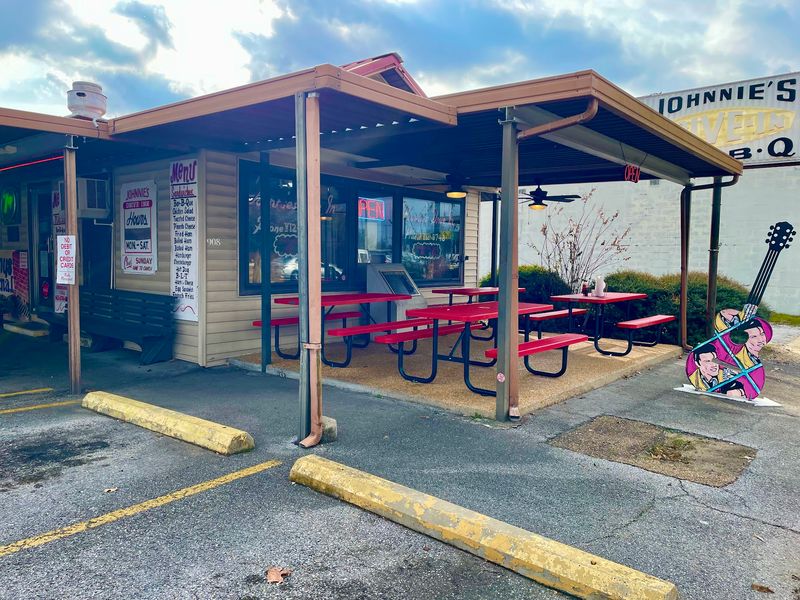 Carhops, Picnics, And Outdoor Options