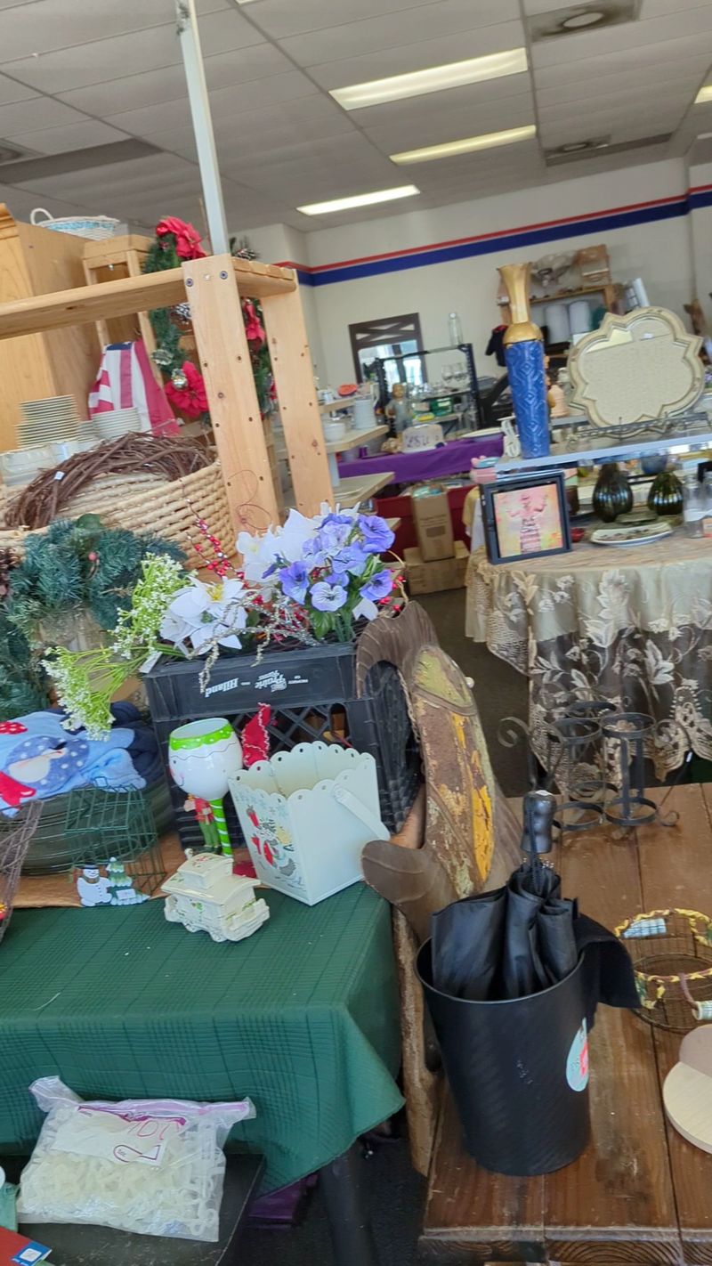 St. Andrew's Thrift Store - Natchez