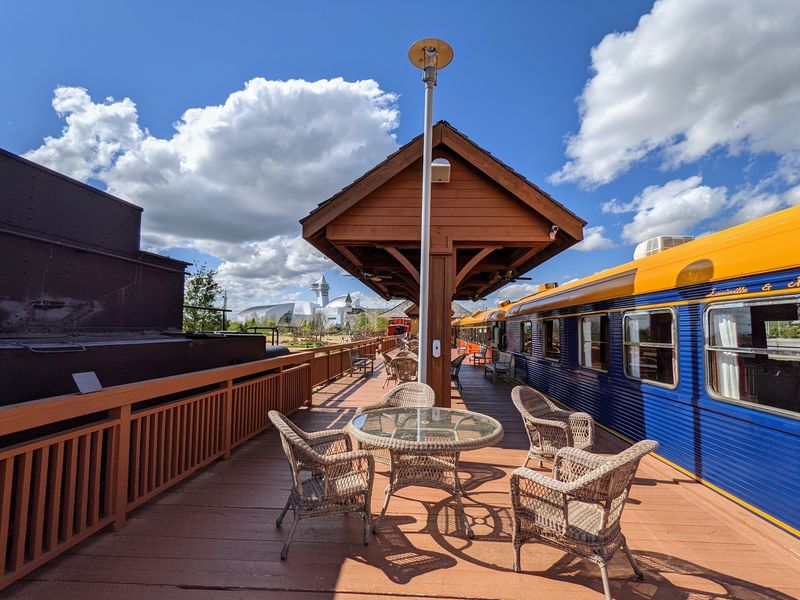 Lunch On Site And Burgers Or Barbecue In Town