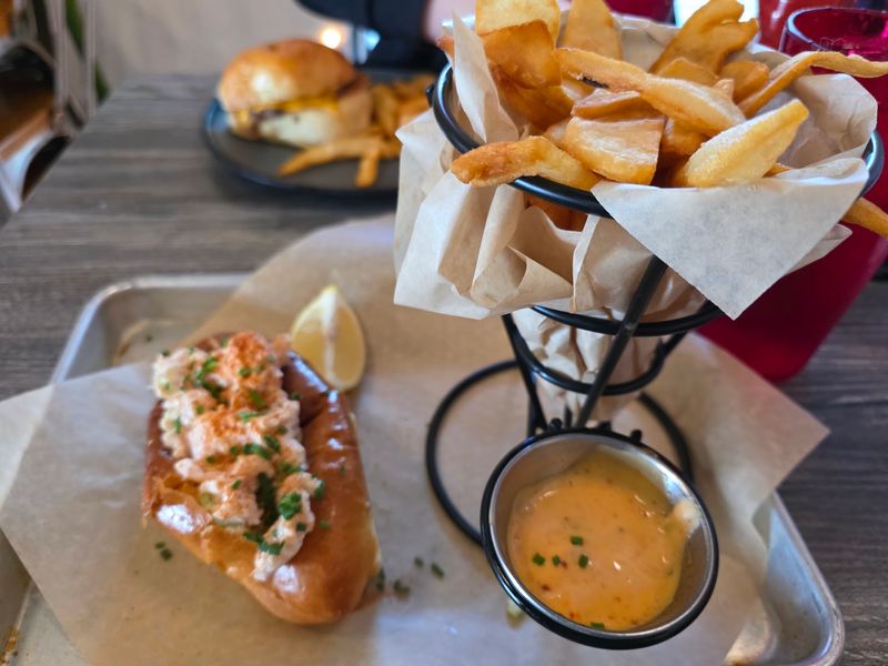 The Lobster Roll That Draws The Longest Line Of Praise