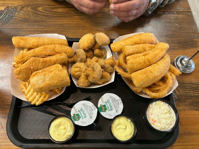 Jolly Rogers Seafood House, Port Clinton, OH