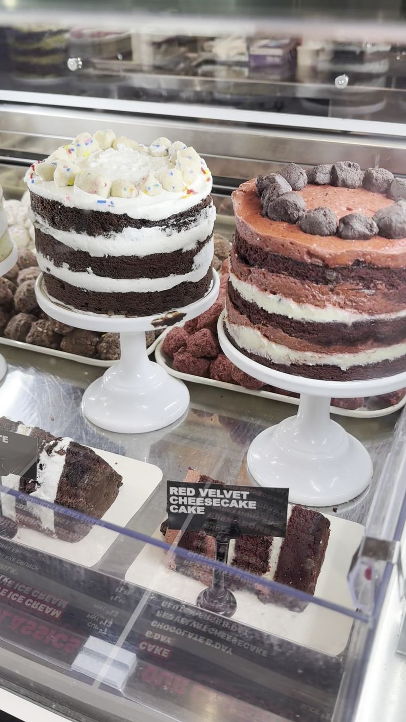 Milk Bar Style Cake Decorating - Manhattan Pop-Ups