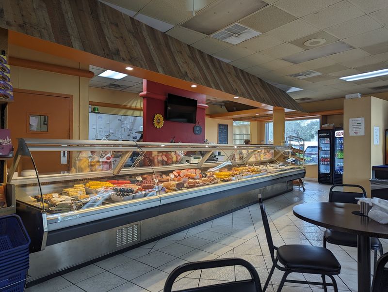Pepper's Deli & Butcher, Naples