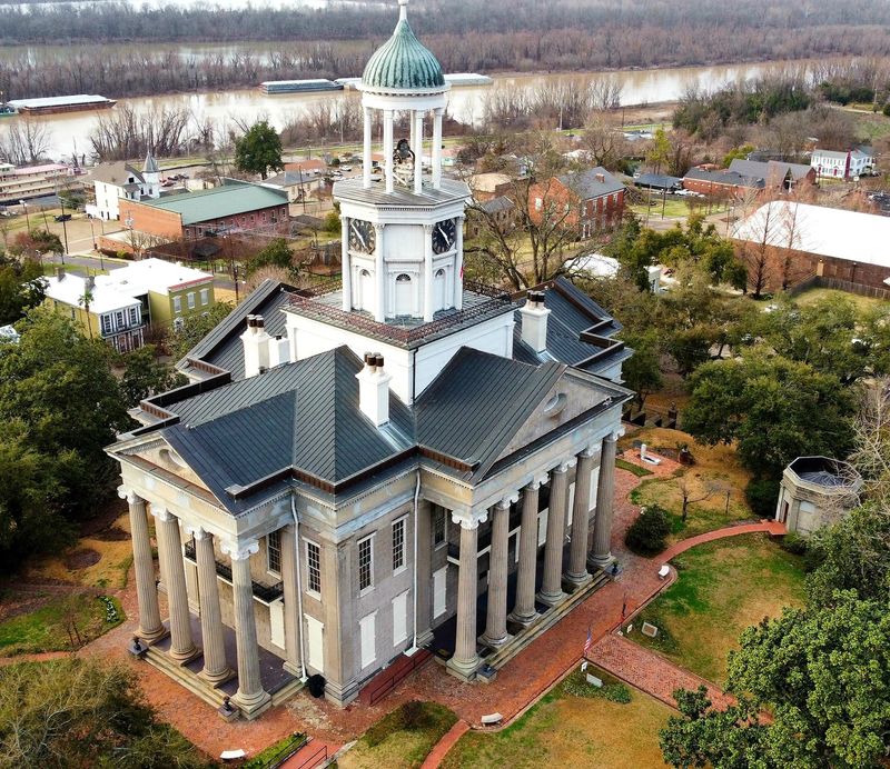 Old Courthouse Museum - Vicksburg