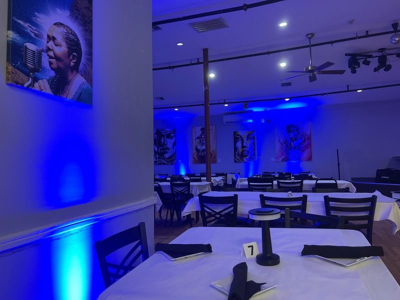 Morna Lounge And Grill