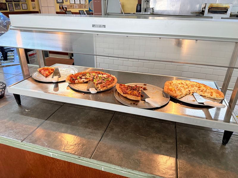 The Lunch Buffet That Keeps Tables Full