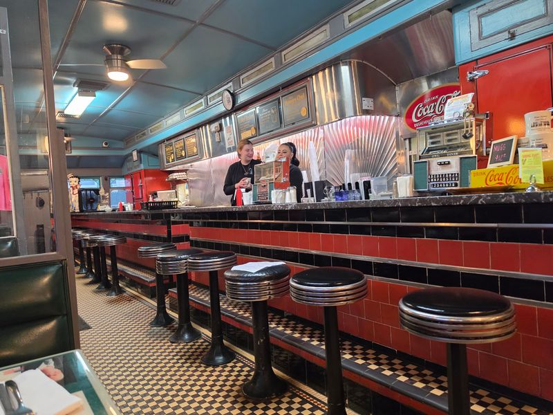 Four Sisters Owl Diner