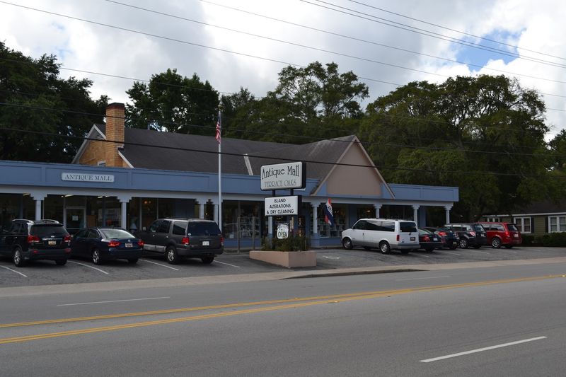Terrace Oaks Antique Mall, Charleston