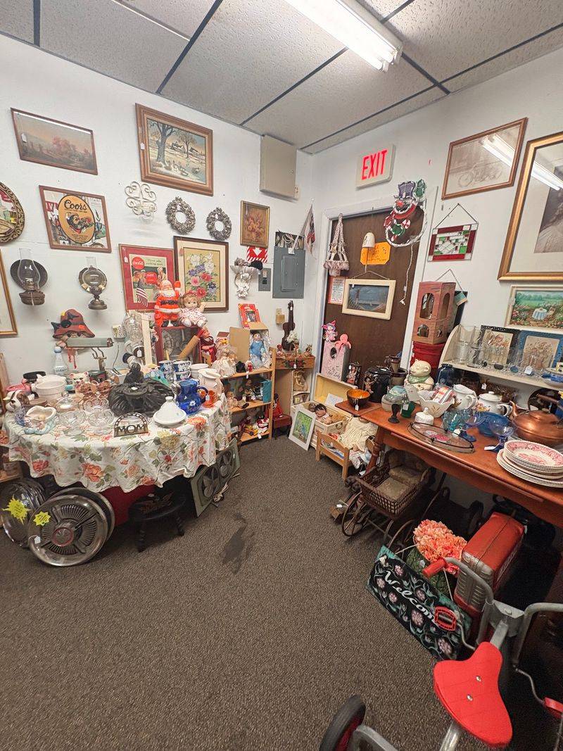 Rt 18 Antique Mall