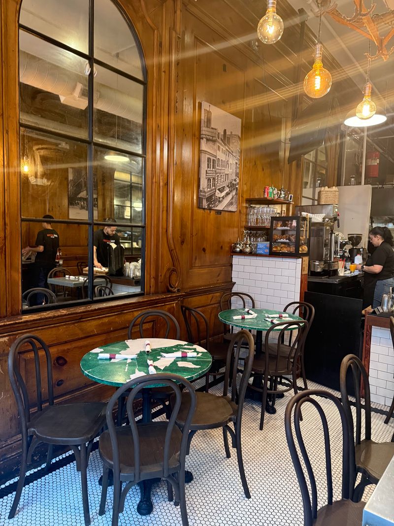 Cafe Bonjour