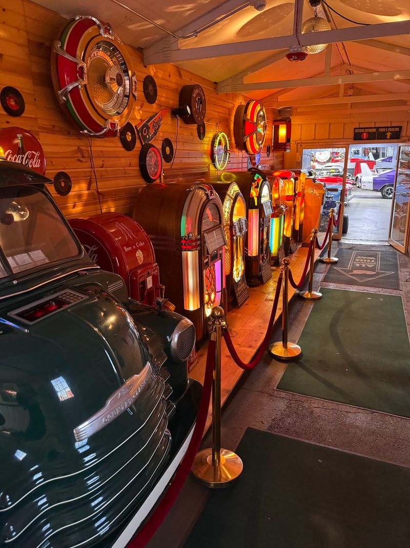 Jukeboxes, Animatronic Bands, and Coin-Op Nostalgia