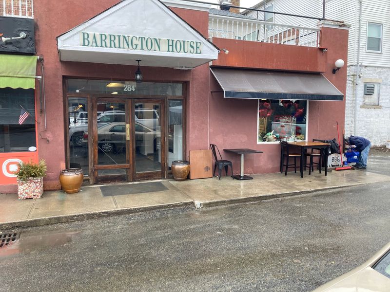 Roadside Burgers And Southern Barbecue Keep Things Honest