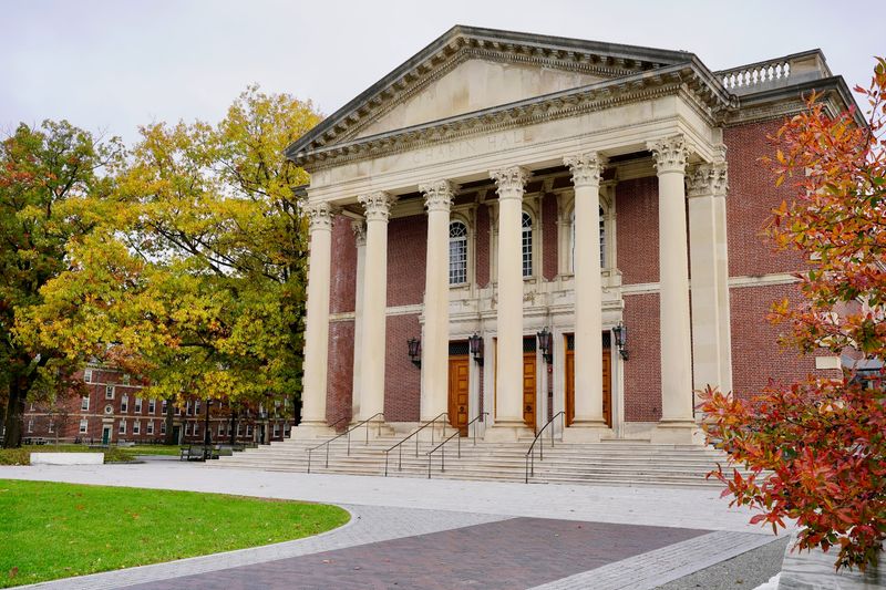 A Close-Knit Community Where Professors Know Your Name