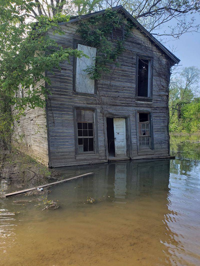 Mapping And Navigating Ruined Structures