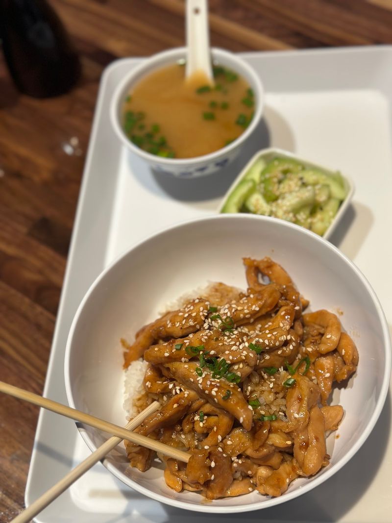 Hot Plates That Round Out The Table
