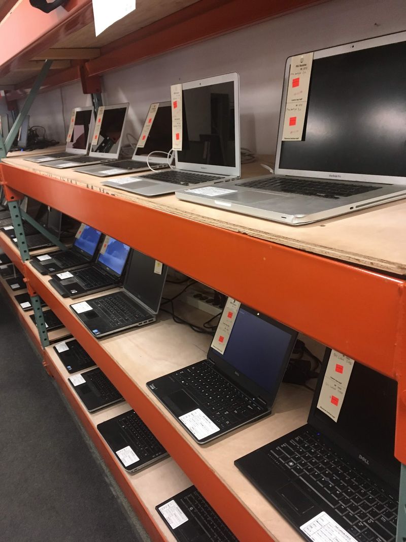 Electronics That Draw A Crowd At Nine Sharp