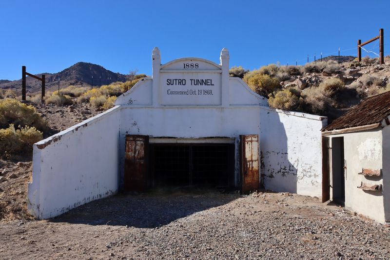 Friendly Guides Who Truly Know Their Mining Stories
