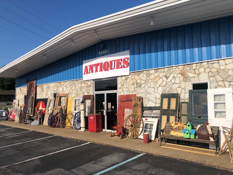 The Vintage Market Of Greenville