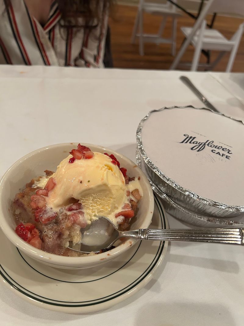 Bread Pudding And Peach Cobbler Close Things Out
