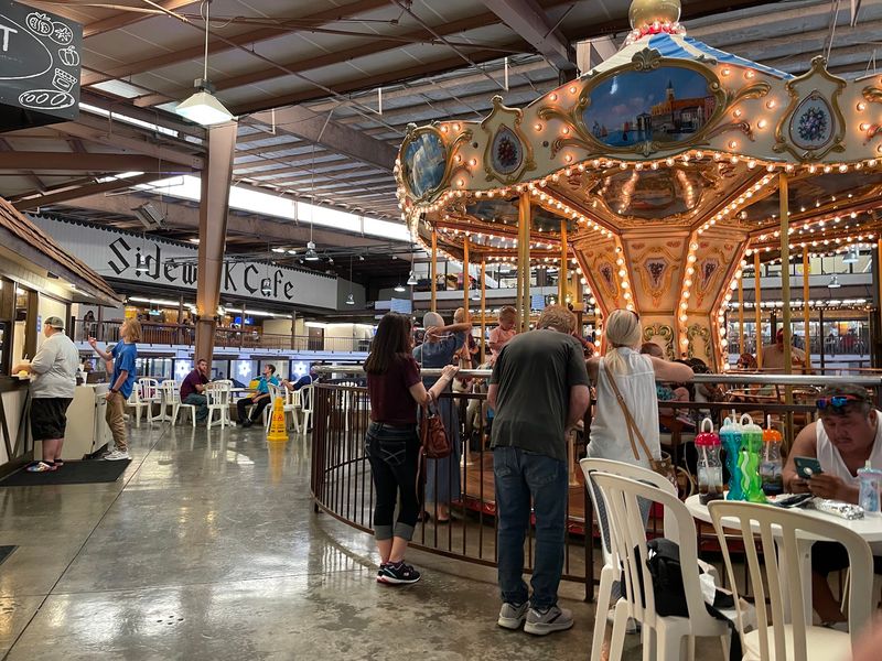 Dining, Shopping and the Famous Mac and Cheese