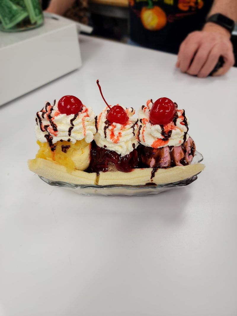 Sundaes Served In Cute Retro Glass Dishes