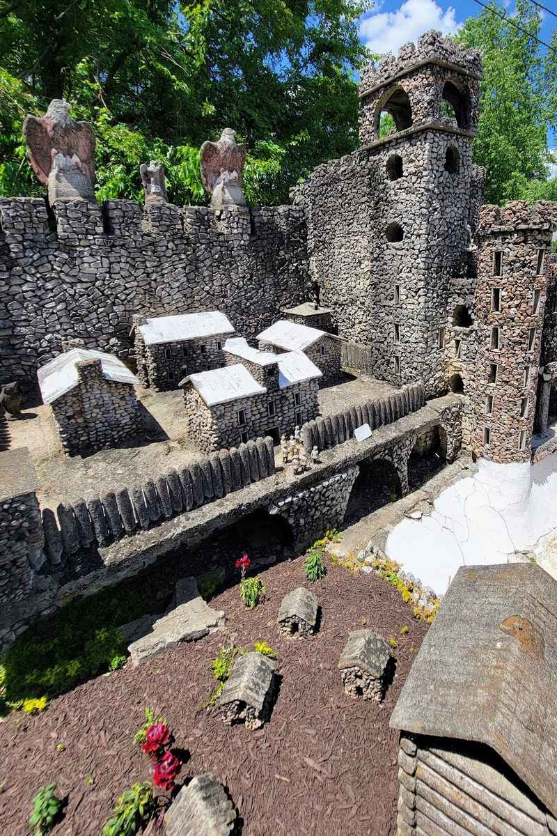 Why a Backyard Full of Pebbles Still Draws Crowds