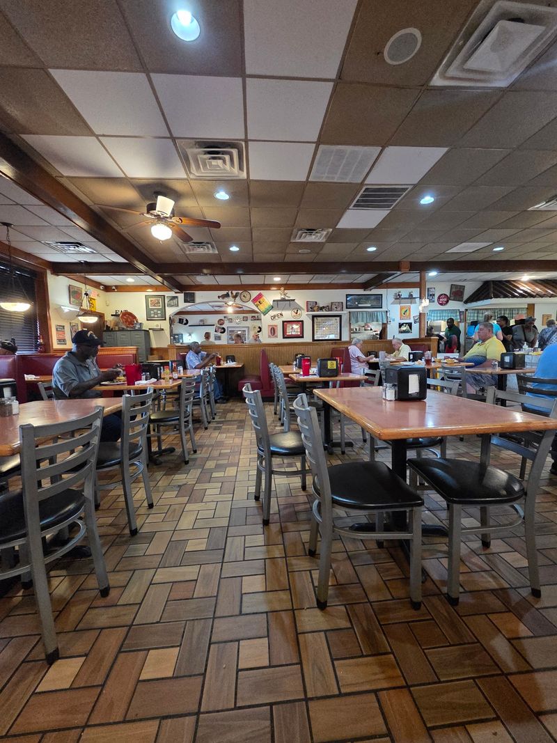 Midday Timing Beats The Dinner Rush Every Time