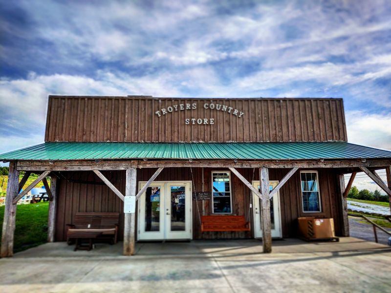 Troyer Country Store - Cazenovia, NY