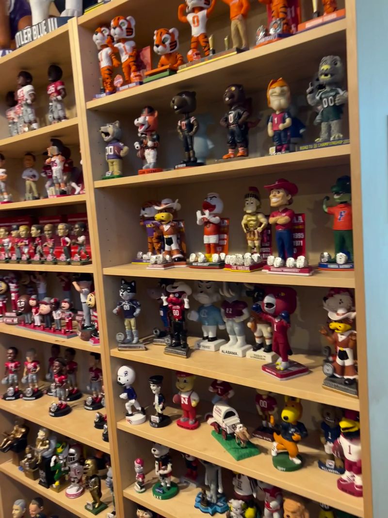 Why This Nodding Crowd Deserves Your Visit