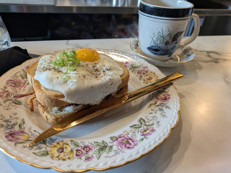 Coffee, Tea, And Sweets Worth Lingering Over