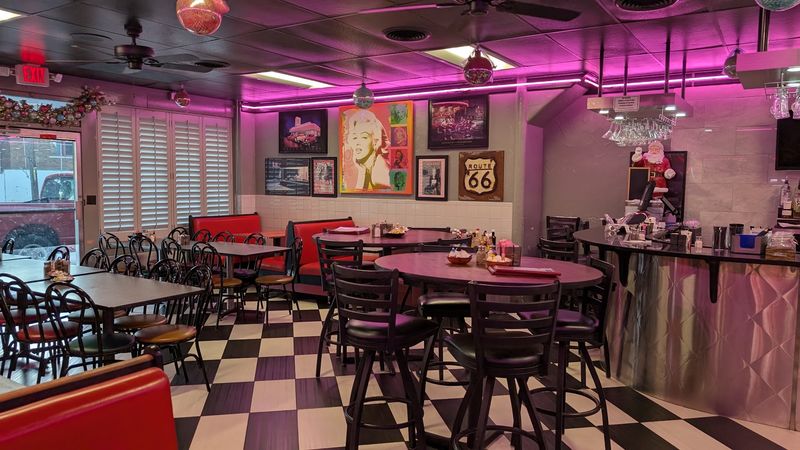 Retro Décor, Chrome Counters And Genuine Diner Character