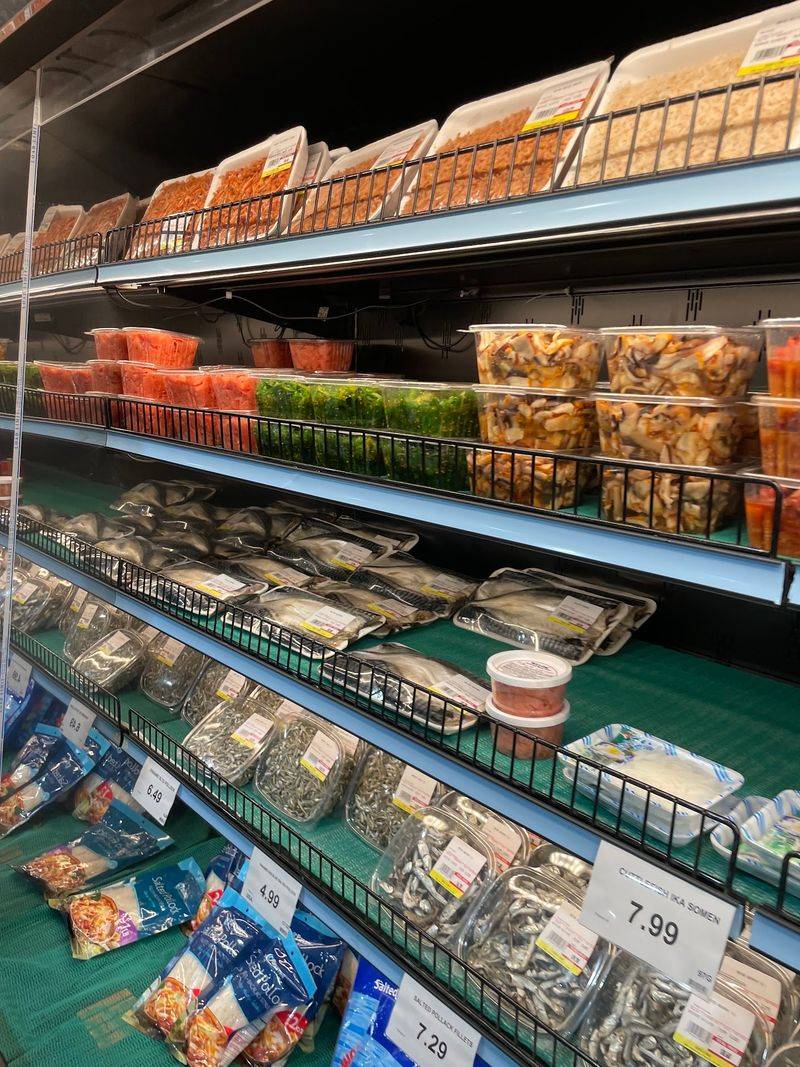 Seafood Counters With A Live Crab Table