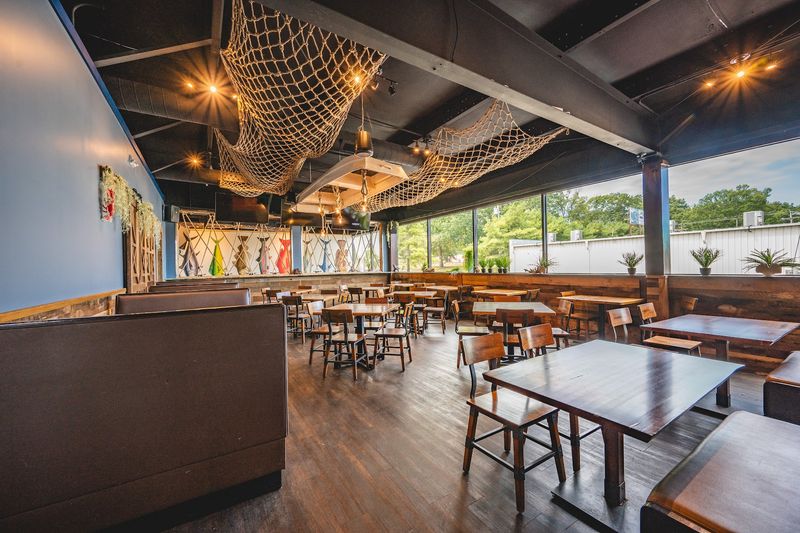Driftwood Seafood Co. & Raw Bar, Lynchburg