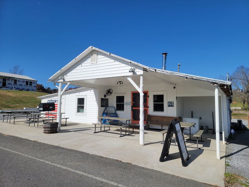 Cotton’s Country Store