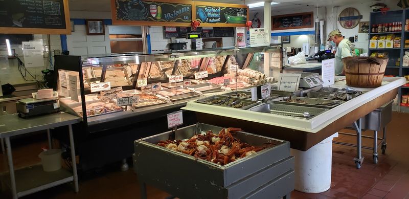 Graham & Rollins Hampton Seafood Market
