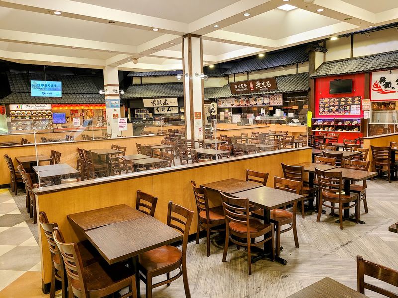 A Food Court Built for Grazing