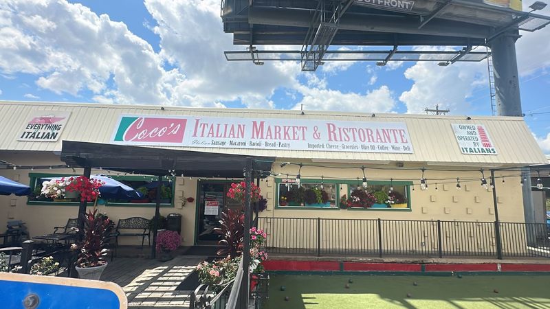 Coco's Italian Market, Restaurant & Catering
