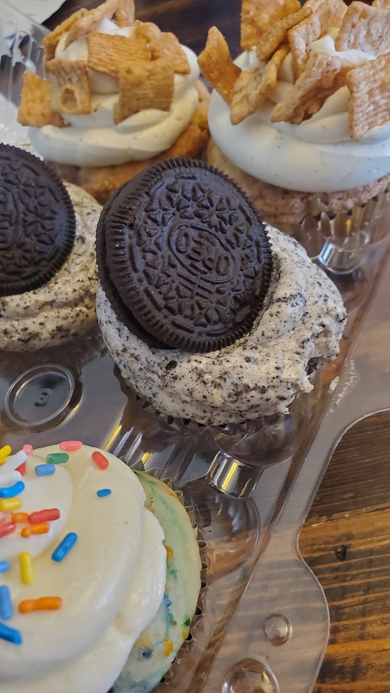 Cupcakes And Cookies That Move Fast