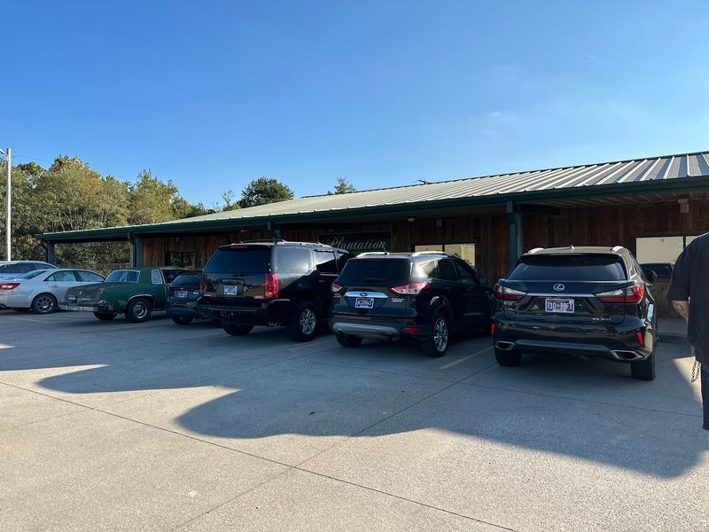 Your Weekend Seafood Stop Is Waiting On Beasley Drive