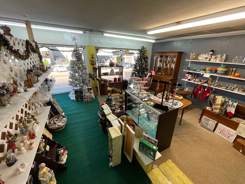 Collins Antiques & More Mall, Collins, MS