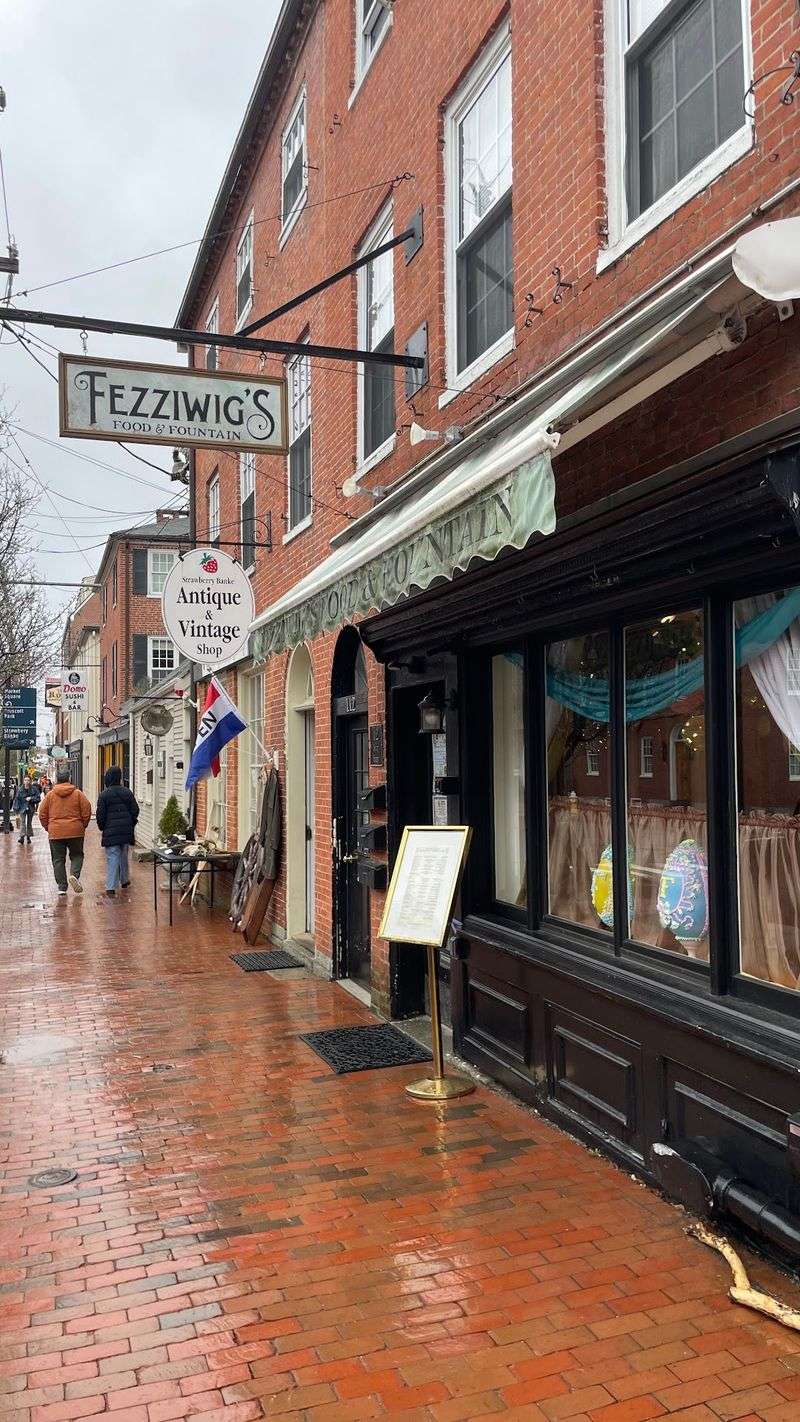 Fezziwig's Food And Fountain, Portsmouth