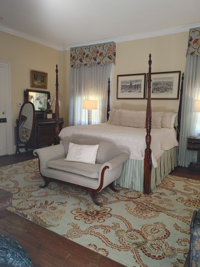 Rooms With Ceilings Taller Than Your Apartment