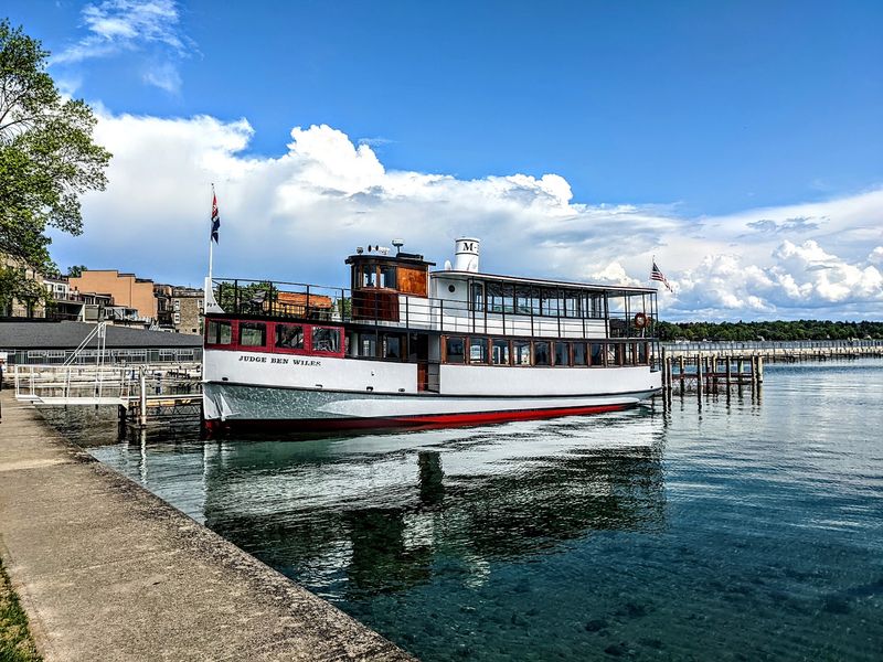 Bakeries, Pizza, And Lake Views