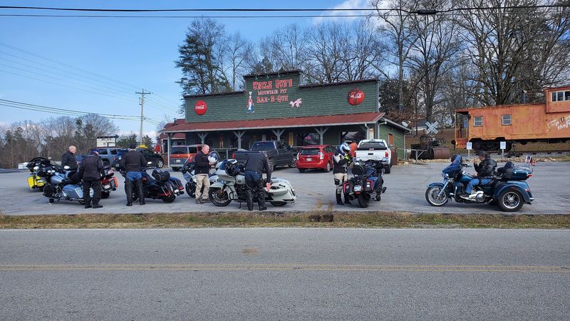 Uncle Gus's Mountain Pit Bar-B-Que