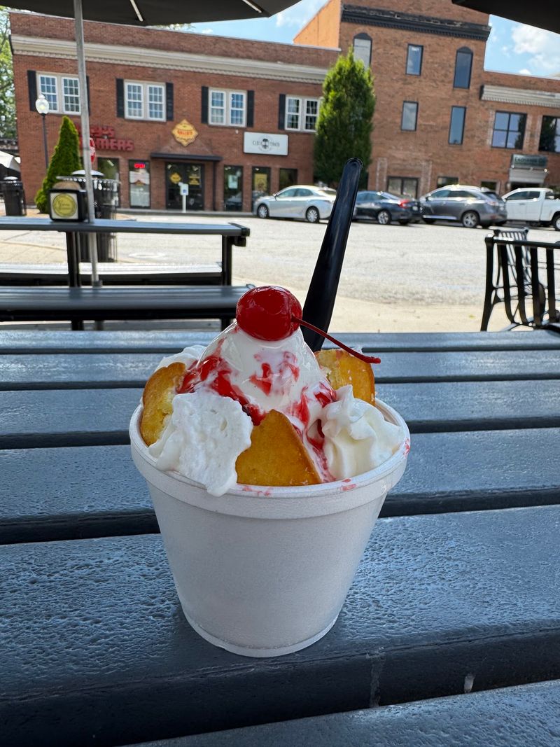 Sundaes Built Like Small Monuments
