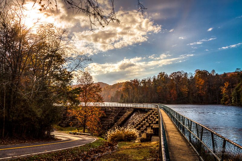 Bays Mountain Park & Planetarium